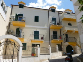 Отель Apartments Zo  Макарска 
